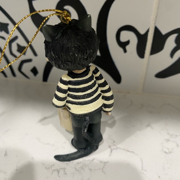 Lang & Wise Halloween Figurine Ornament  “Masked Cat” 3.5” - Picture 2 of 5